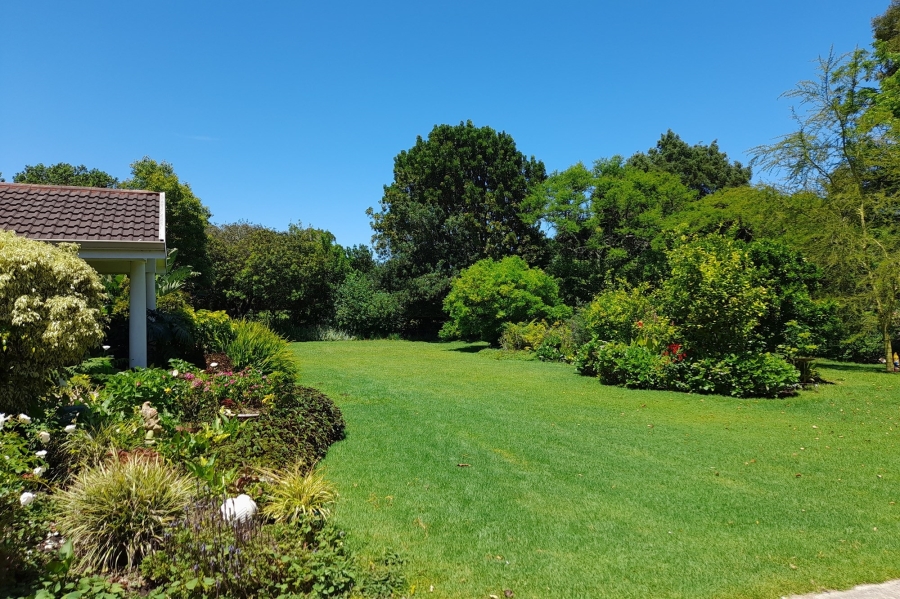 6 Bedroom Property for Sale in Wilderness Heights Western Cape